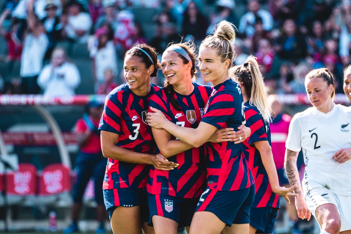 PITCHSIDE: USWNT v NZ | THINGS LOOKING A BIT DIFFERENT
